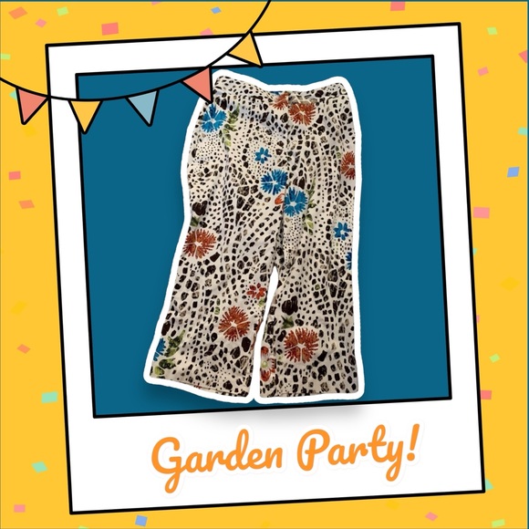 Chico’s Floral Print Capri Pants - Picture 2 of 11